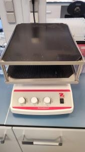 Agitatore basculante