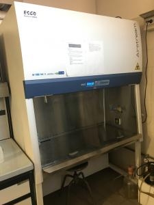 Cell culture cabinet