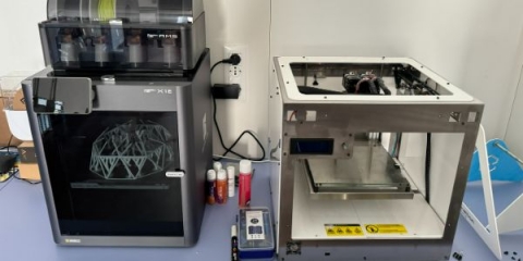 Laboratorio di manifattura additiva per materiali polimerici, compositi e metallici