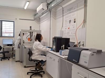 SPETTROSCOPIA IR: STRUMENTAZIONE DA BANCO NEL MEDIO E VICINO INFRAROSSO (NIR)