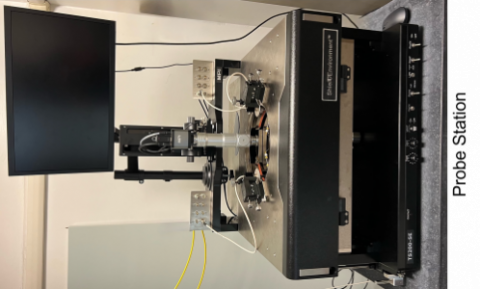 Probe station per misure di corrente-tensione in funzione della temperatura (25 °C - 200 °C).